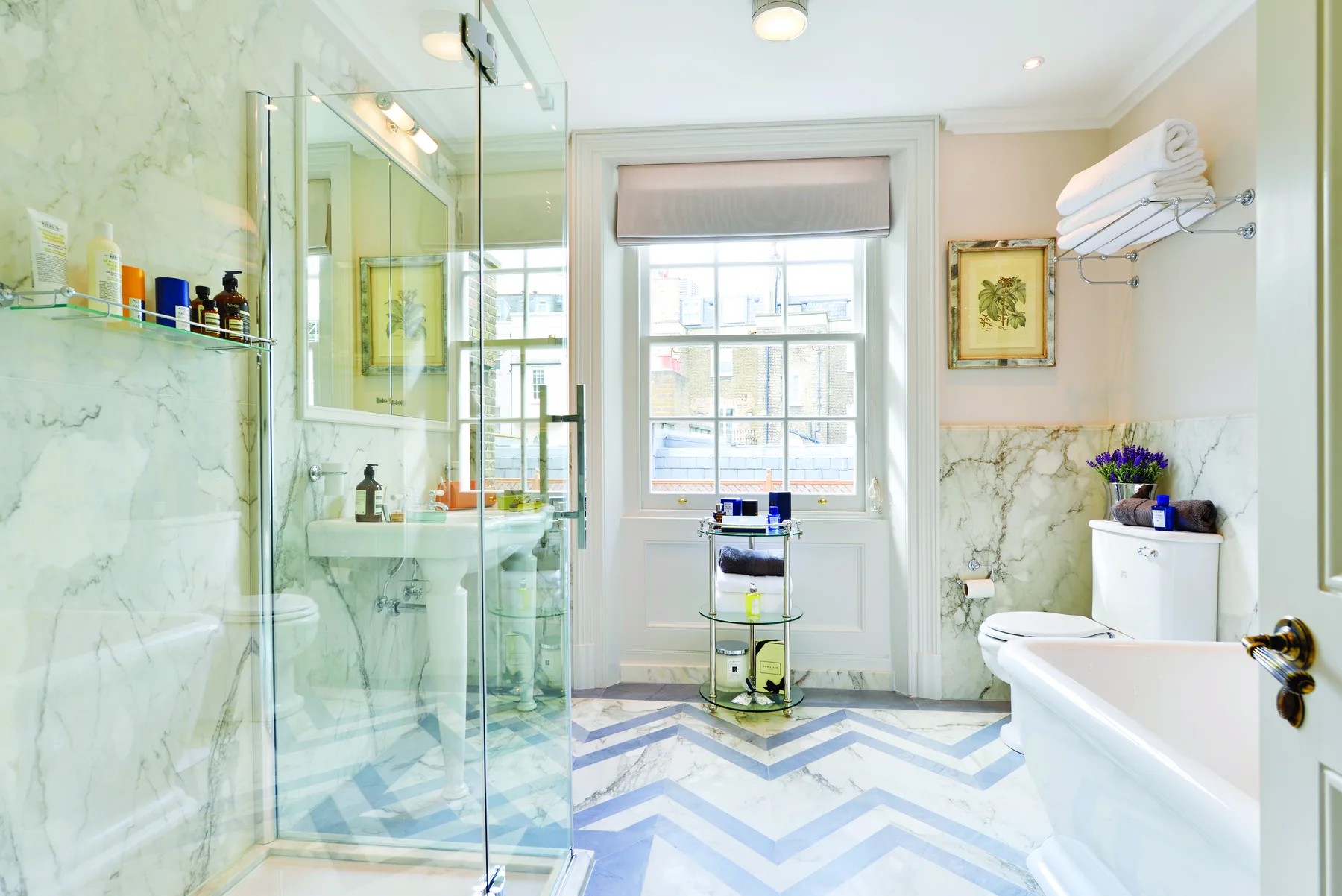 Belgravia townhouse bathroom